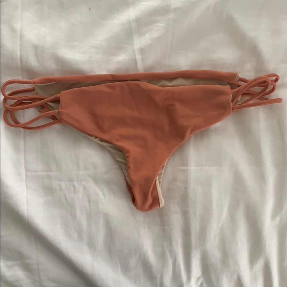 ACACIA BOTTOMS IN PAPAYA